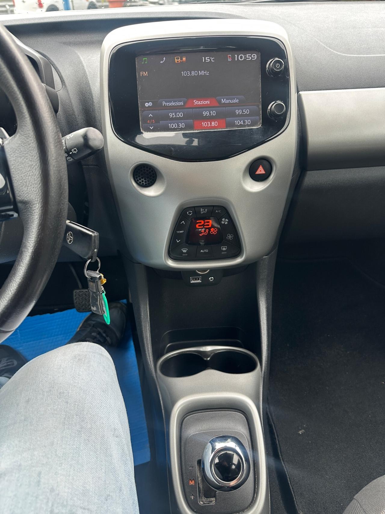 Toyota Aygo 1.0 VVT-i 69 CV 5 porte AUTOMATICA