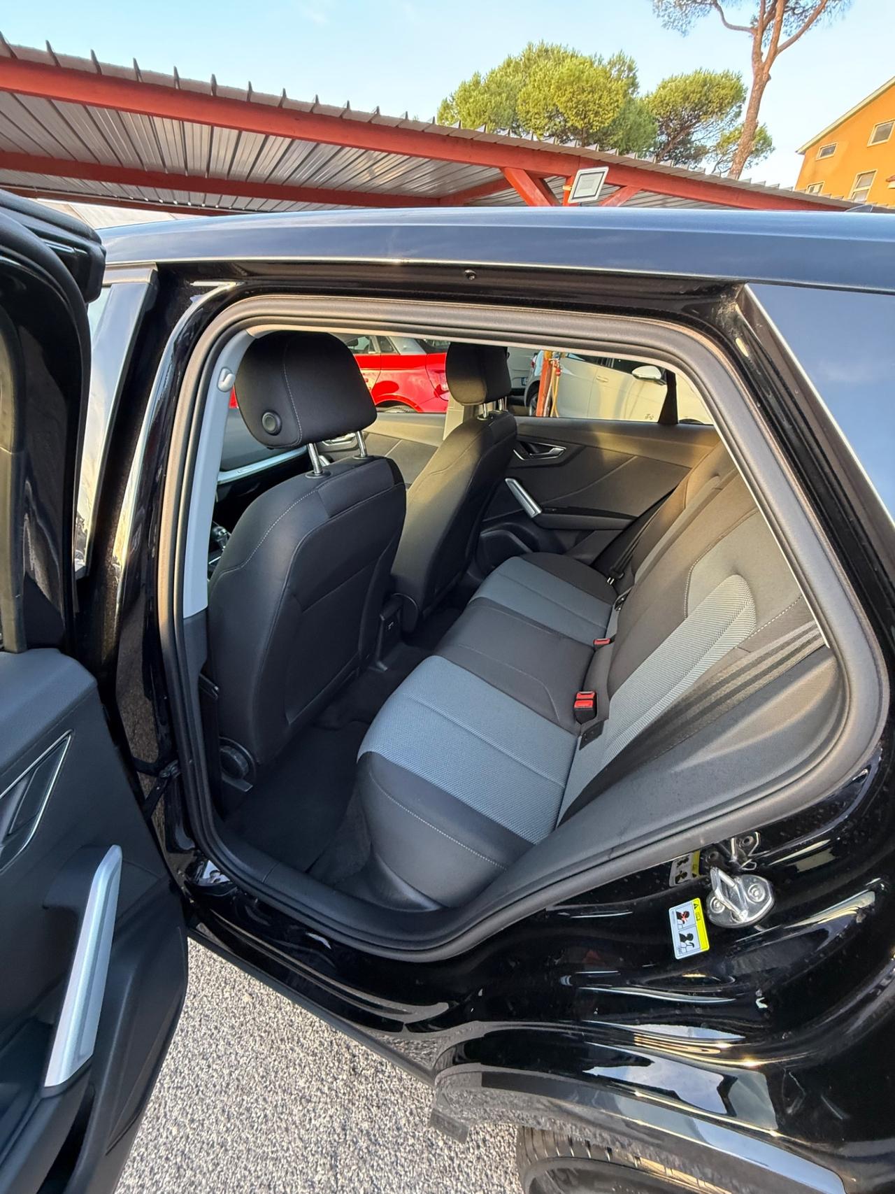 Q2 1.6 TDI S-tronic-S line-unipro-rate-garanzia