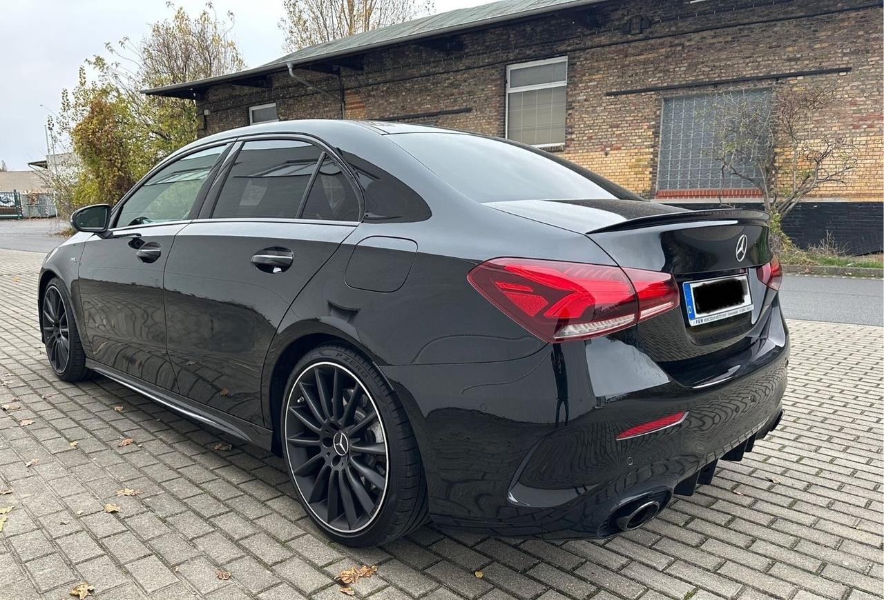 MERCEDES-BENZ A35 AMG 4MATIC SEDAN