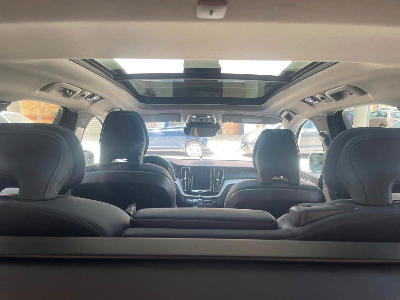 Volvo XC 60 XC60 D4 190cv AWD Inscription TETTO NAVY PELLE LED 19