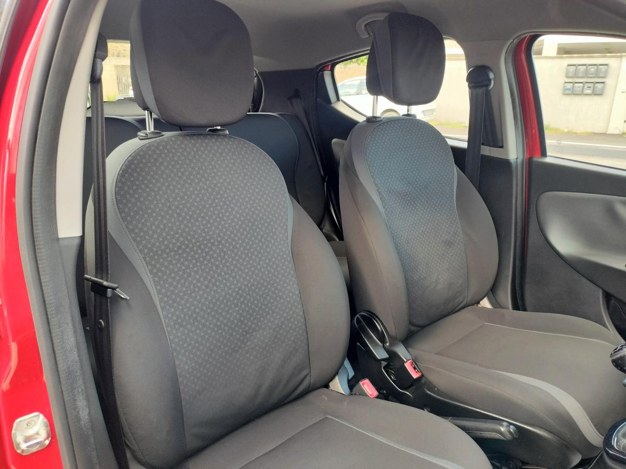 Lancia Ypsilon 1.2 69 CV 5 porte Elefantino 80.000km