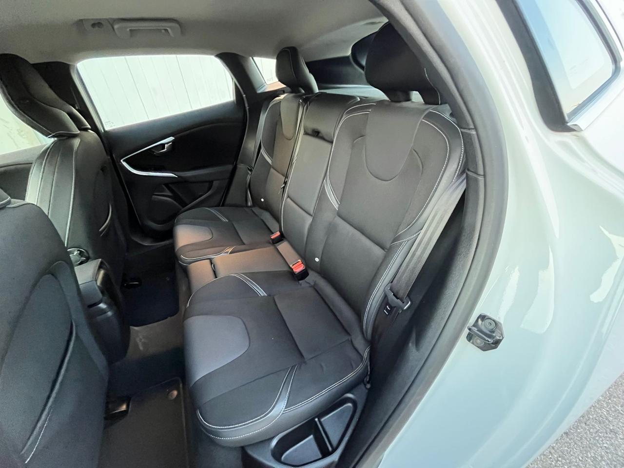 Volvo V40 D2 1.6 Diesel Summum