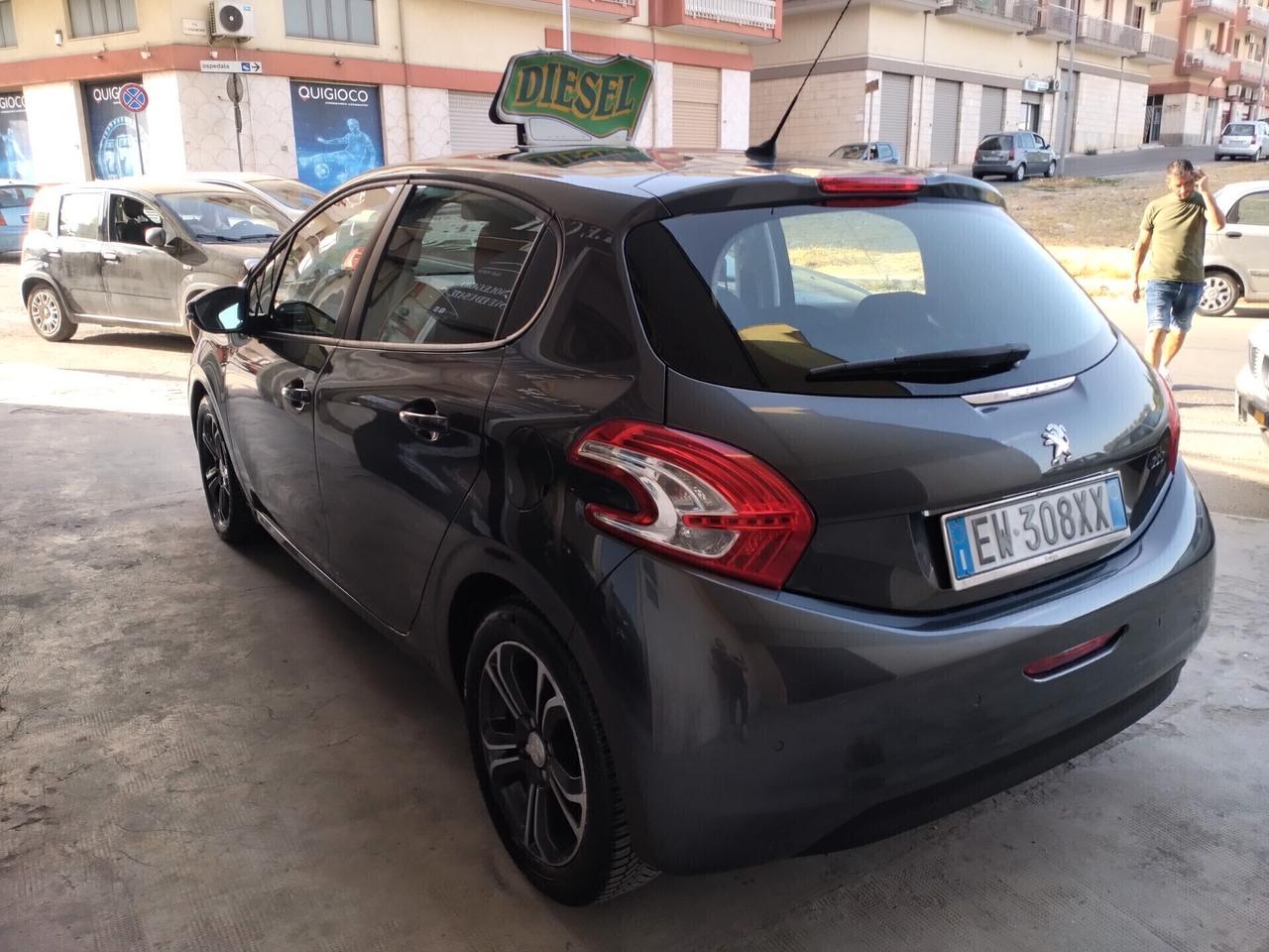 Peugeot 208 1.4 HDi 68 CV 5 porte Allure