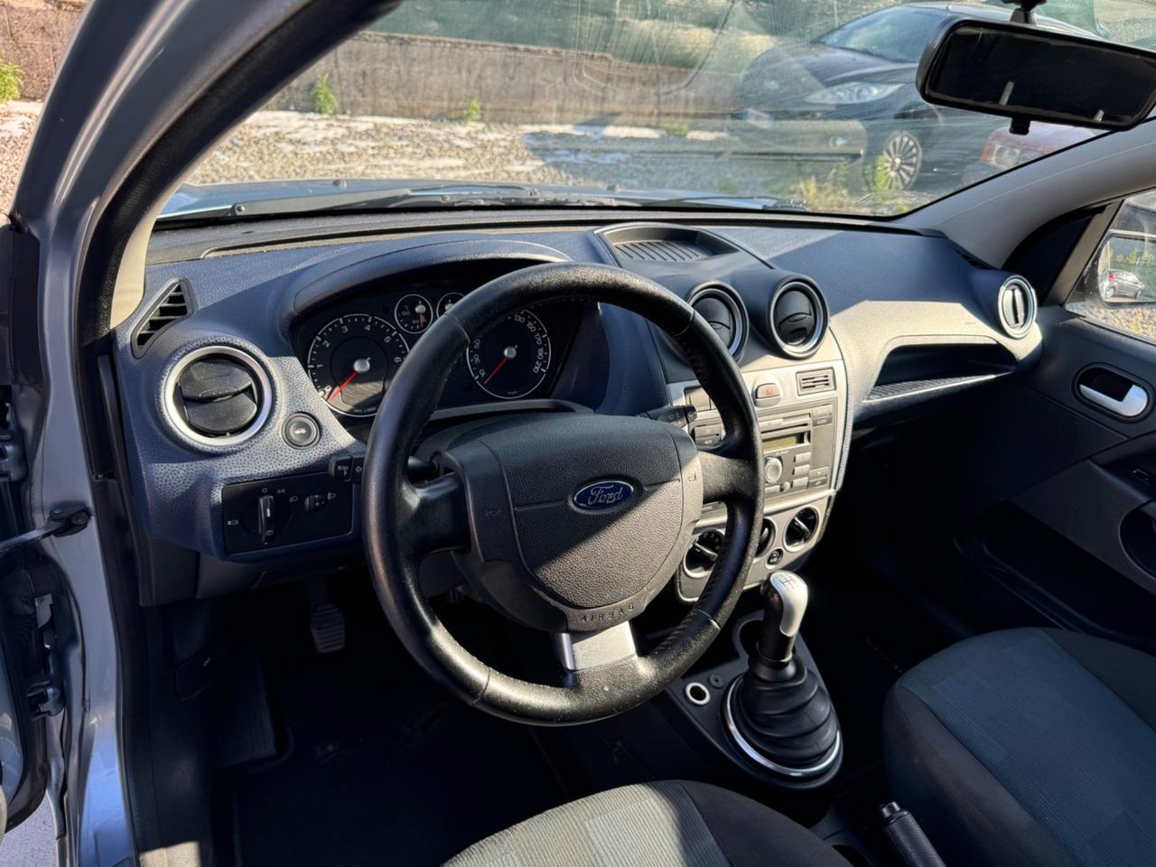 Ford Fiesta 1.2 16V 5p. Ghia