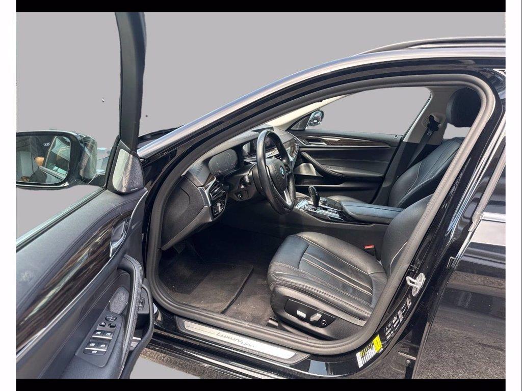 BMW 530i touring xdrive luxury auto del 2019