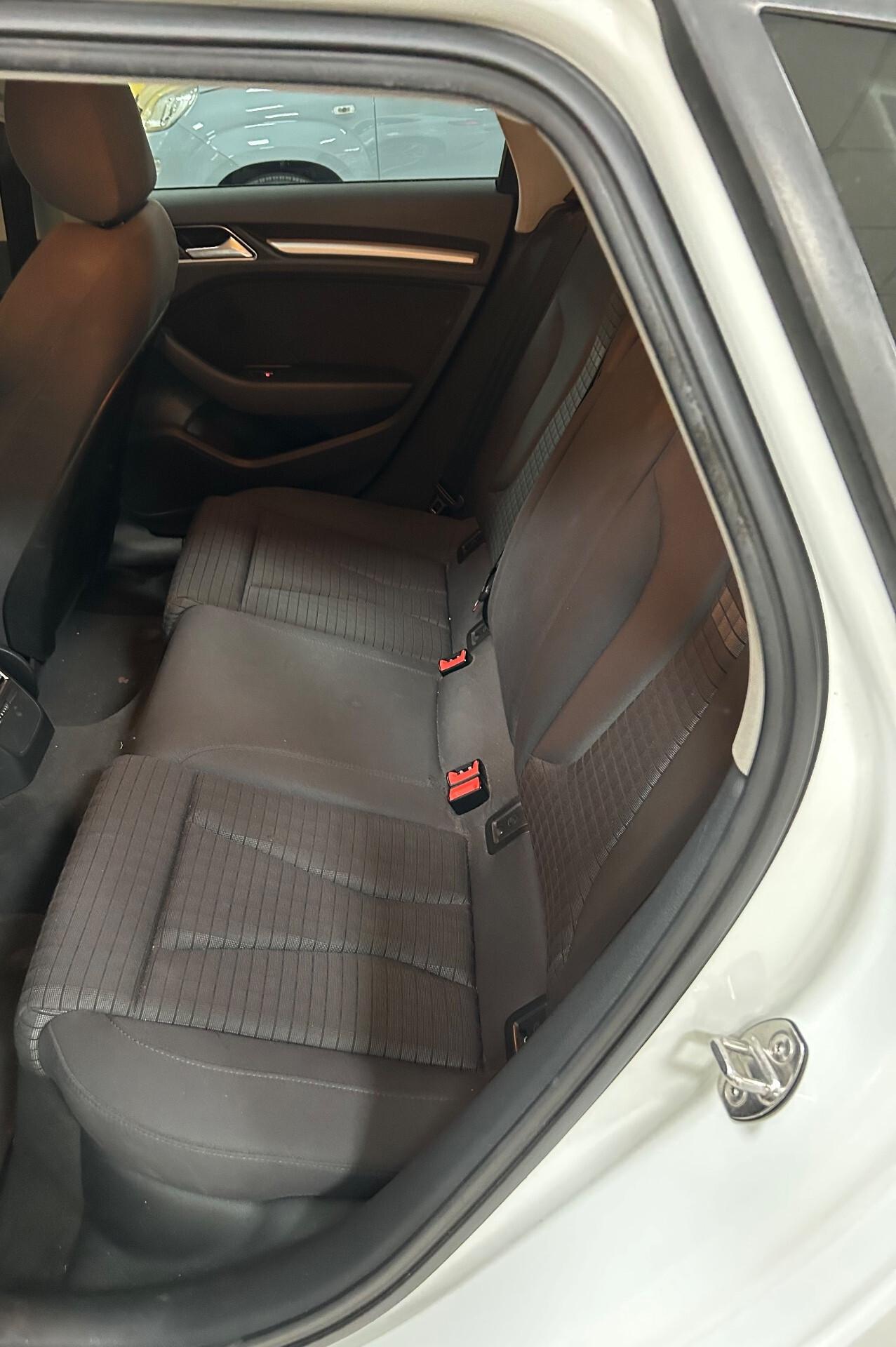 AUDI A3 1.6 Tdi 110 cv “NAVI/LED/VETRI OSC”-2016