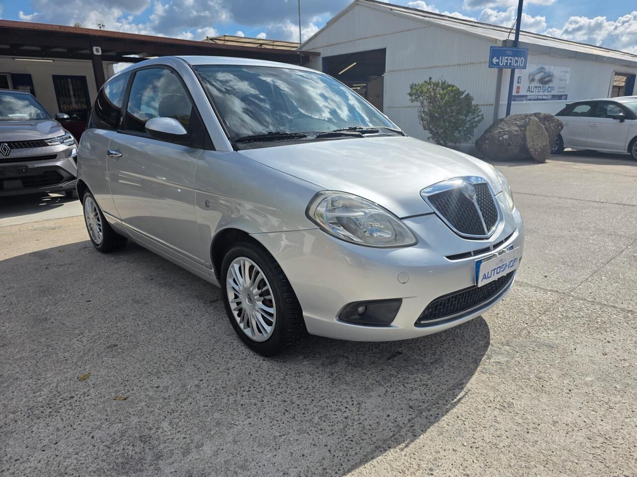 Lancia Ypsilon 1.2 Argento