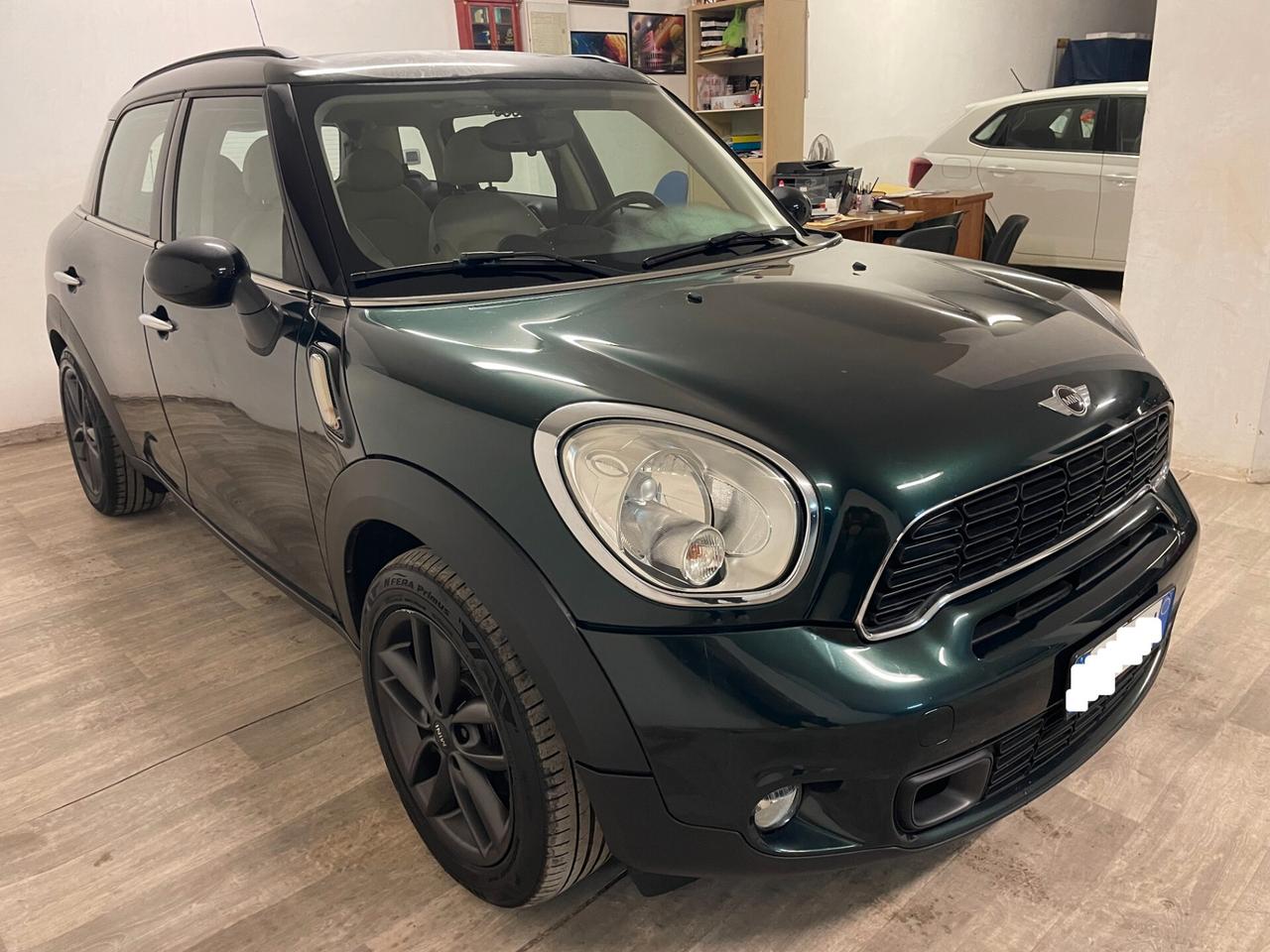 Mini Cooper Countryman SD 2.0 143 CV ALL4 Full optional Distribuzione