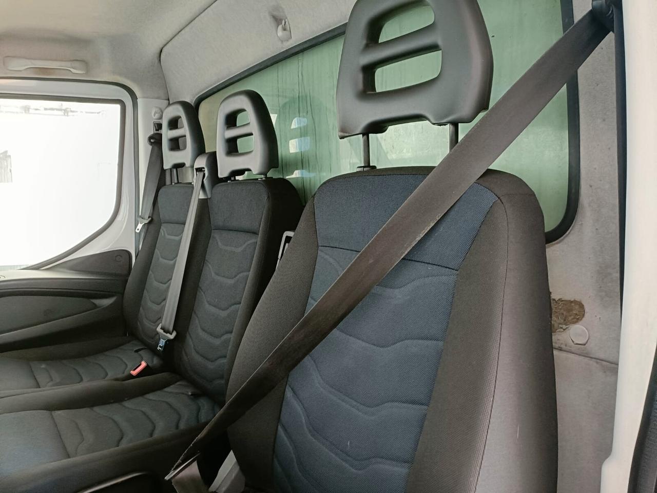 Iveco Daily FURGONE BOX CON SPONDA E PORTA LATERALE