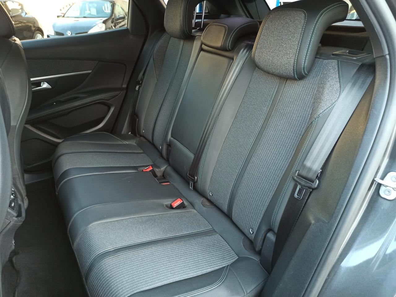 Peugeot 3008 BlueHDi 130 S&S Allure Pack