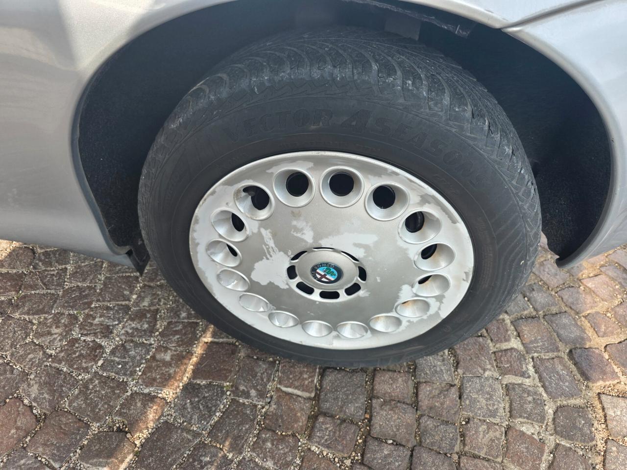 Alfa Romeo 147 1.6i 16V Twin Spark cat 3p. Con 251.000