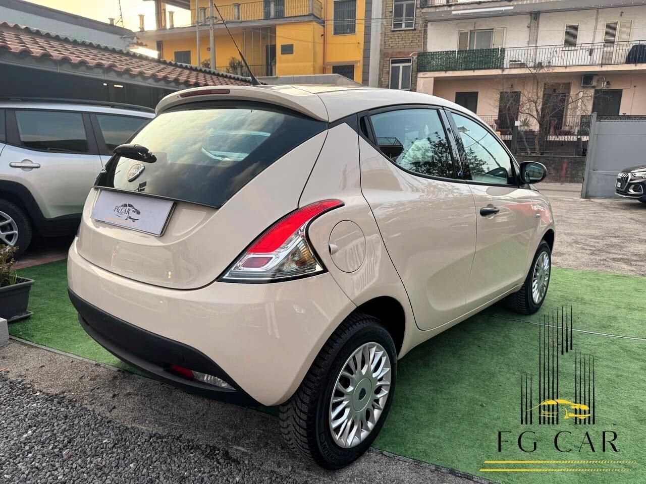 Lancia Ypsilon 0.9 TwinAir 85 CV 5 porte Metano Ecochic Gold 2019