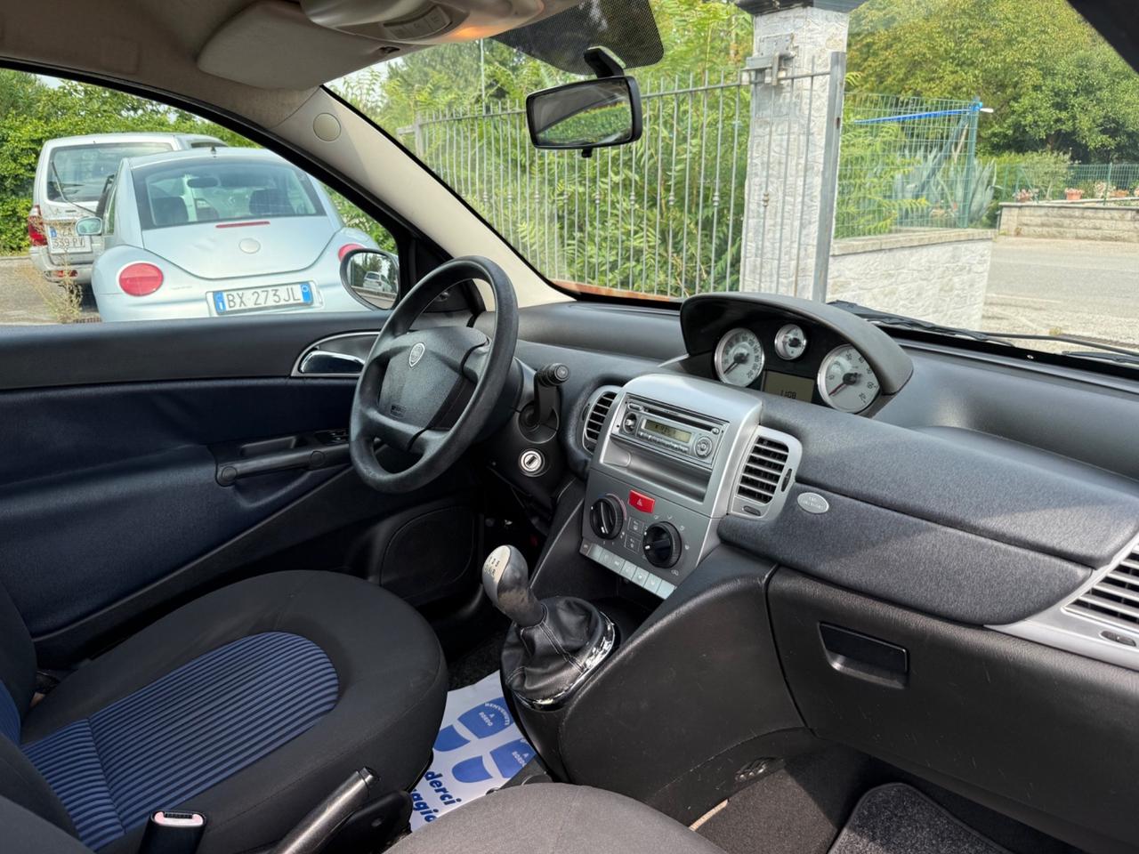 Lancia Ypsilon 1.3 MJT 75 CV Argento