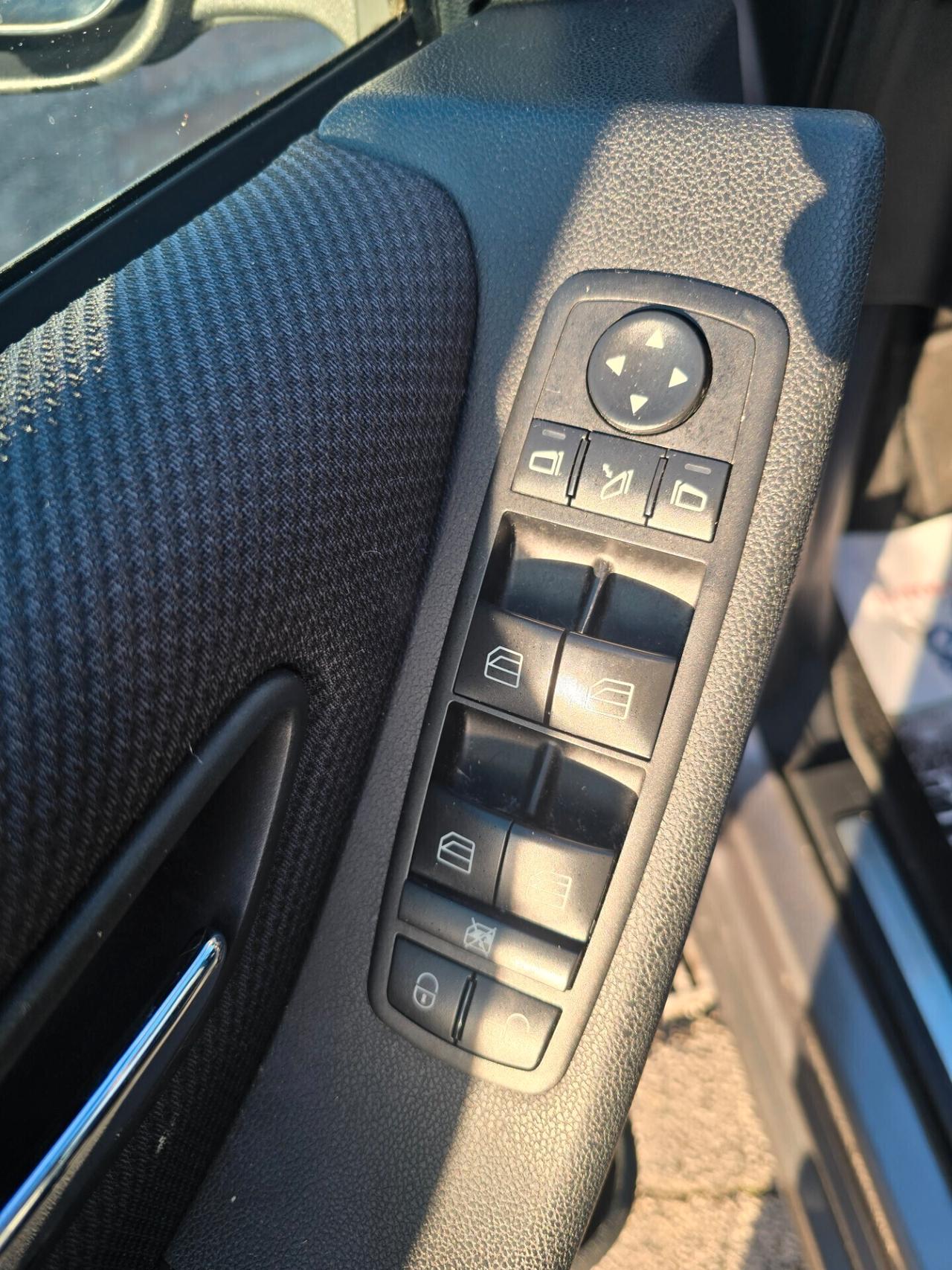 Mercedes-benz A 180 CDI BlueEFFICIENCY Automatic Premium