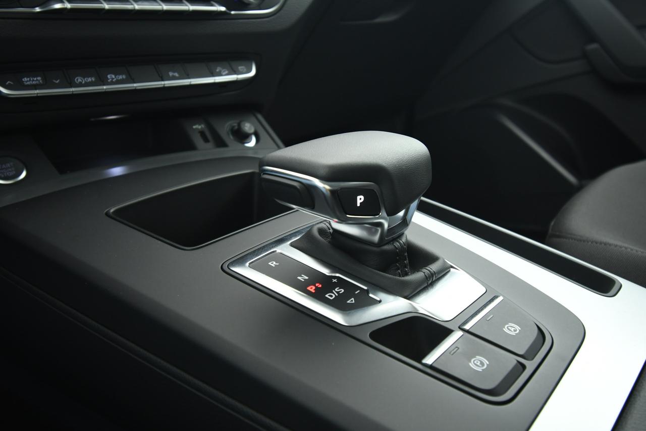 AUDI Q5 40 2.0 tdi mhev 12V Business Advanced quattro ACC+C19"
