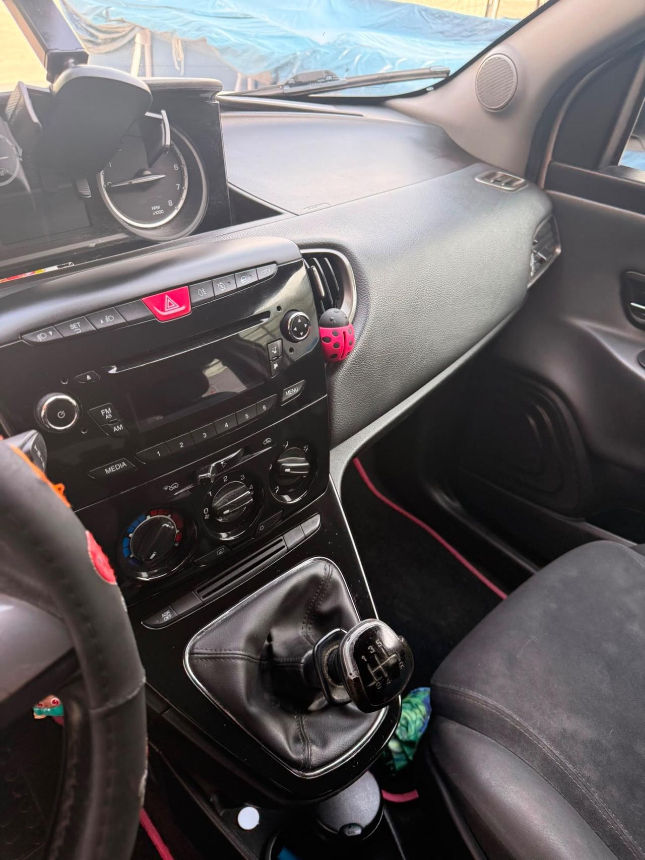 Lancia Ypsilon 1.2 Noleggio breve lungo termine
