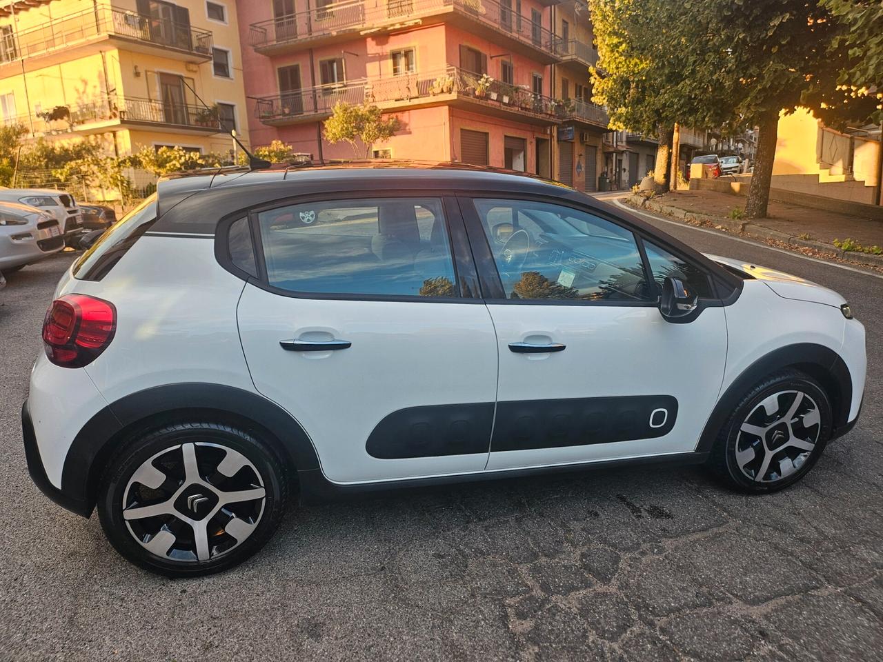 Citroen C3 PureTech 82 Shine 59.000km 2017