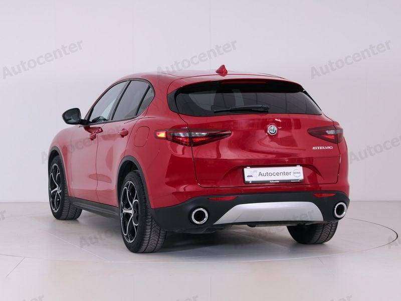 Alfa Romeo Stelvio 2.2 t Business Q4 190cv auto my19