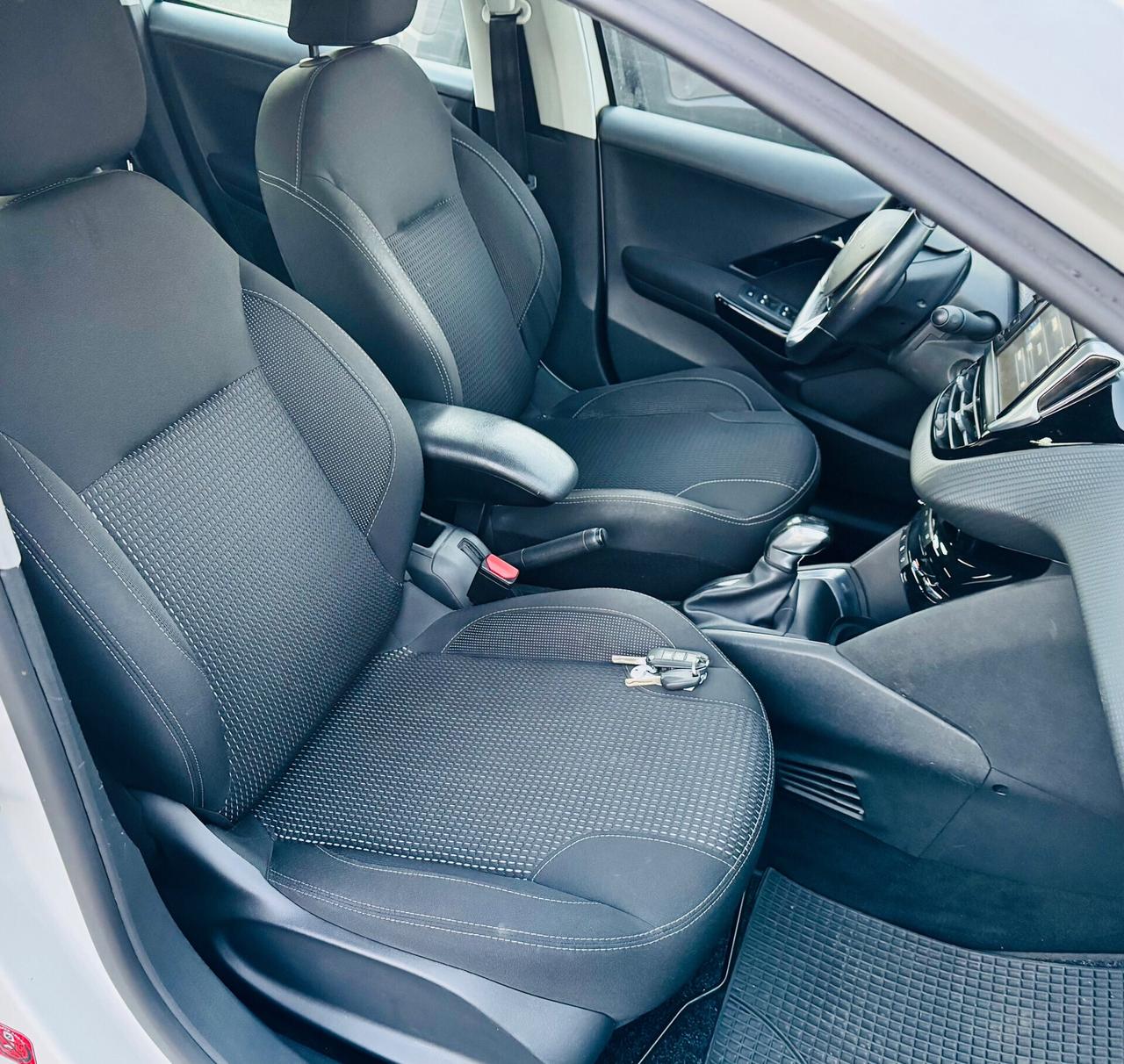 Peugeot 208 PureTech 82 5 porte Allure Ok Neopatentati