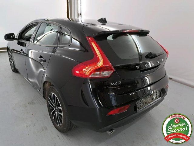 VOLVO V40 D2 Geartronic Black Edition Momentum