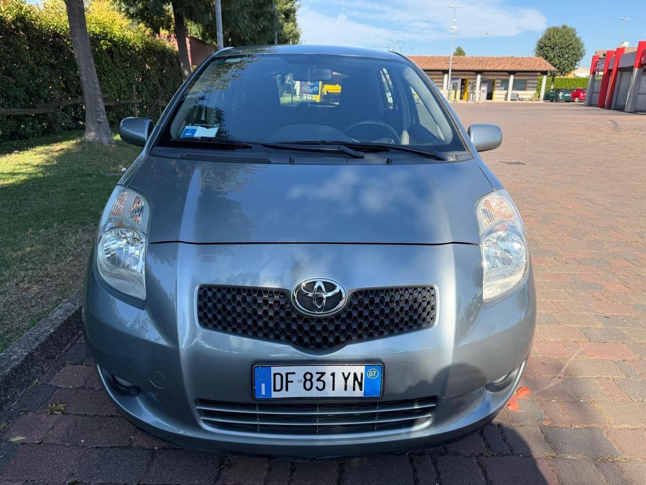 Toyota Yaris 1.3 5 porte automatica