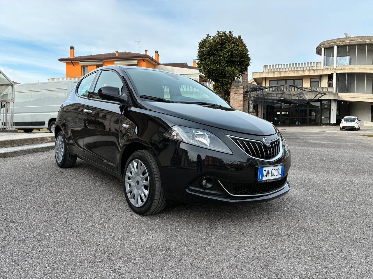 Lancia Ypsilon 1.0 FireFly 5 porte S&S Hybrid Gold