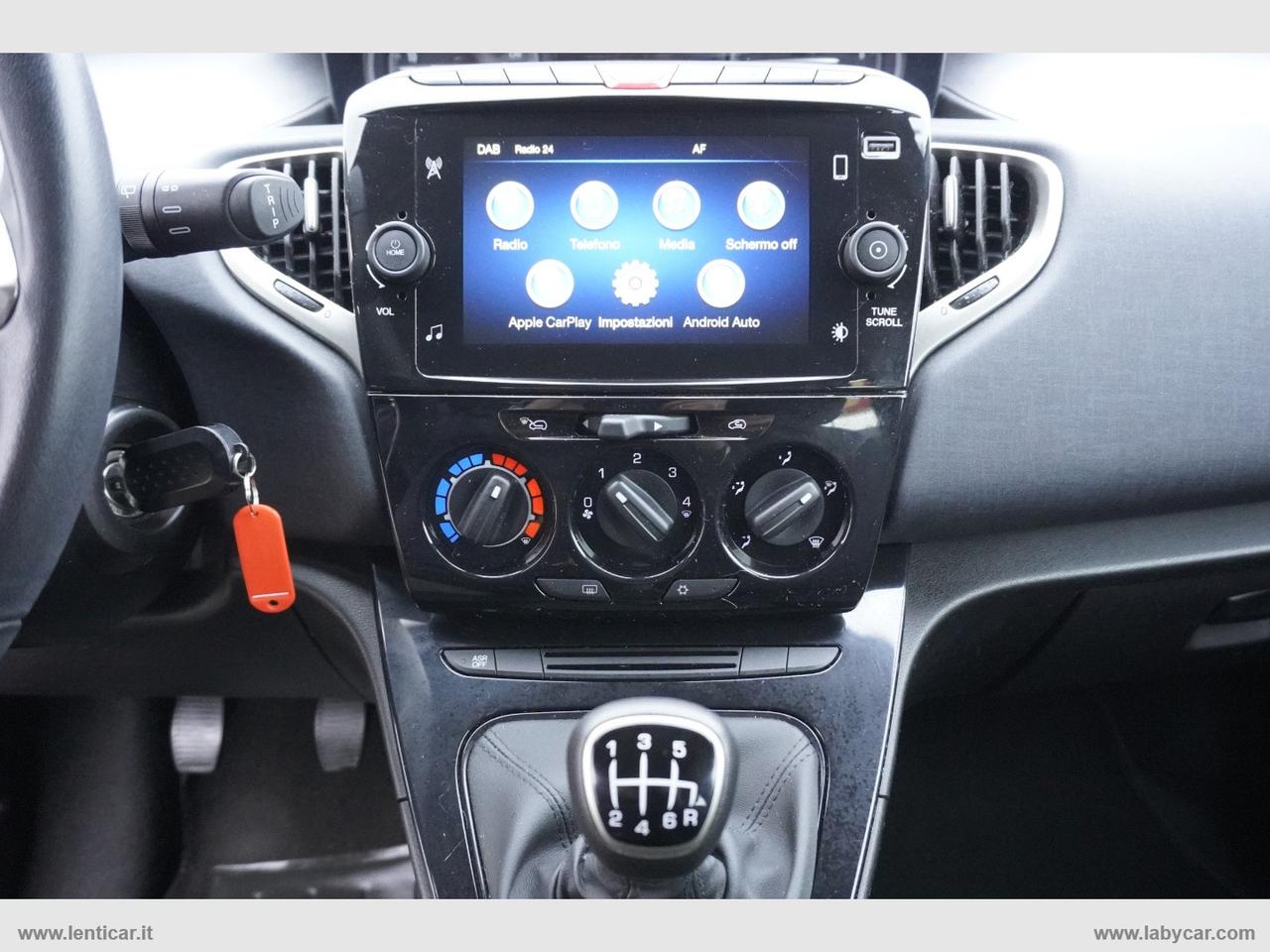 LANCIA Ypsilon 1.0 FireFly S&S Hybrid Eco Gold Adatta a Neopatentati