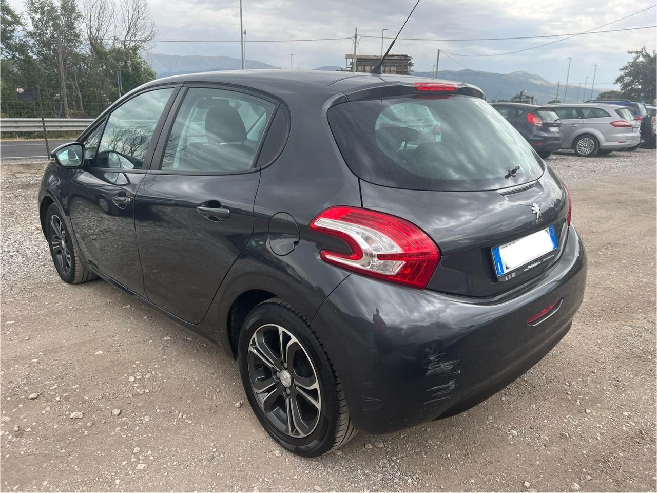 Peugeot 208 1.2 VTi 82 CV 5 porte Allure