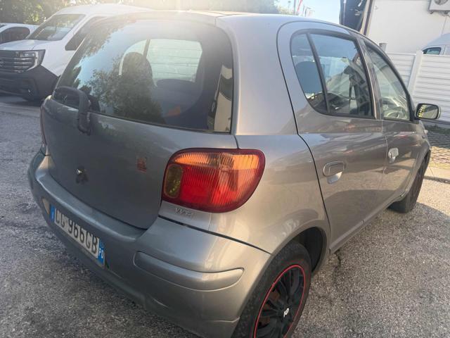 TOYOTA Yaris 1.3i 16V cat 5p Sol senza nessun lavoro da fare