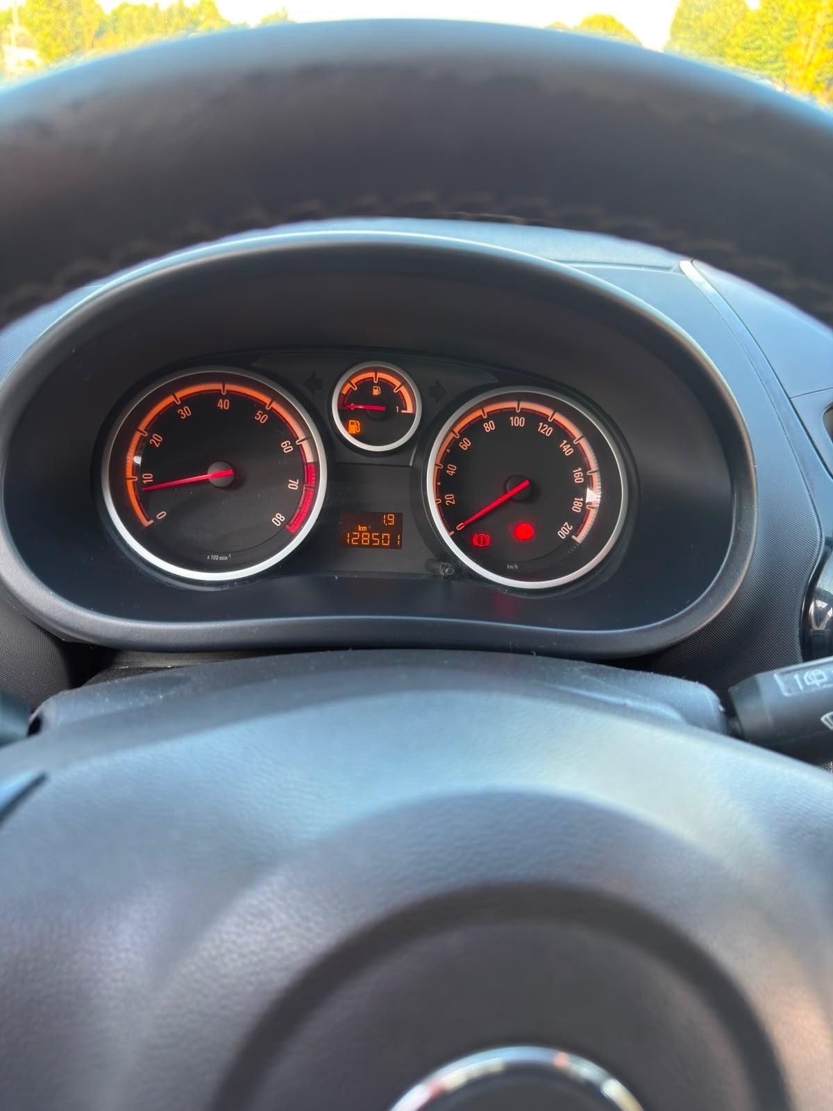 Opel Corsa 1.2 benzina soli 128.000km