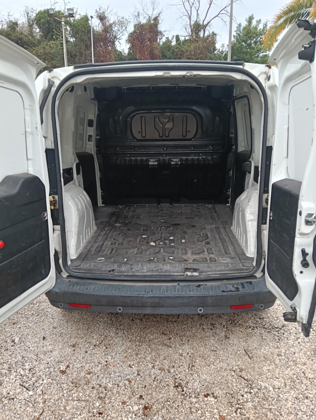 Fiat doblo 3 posti 1.6 mtj €10000