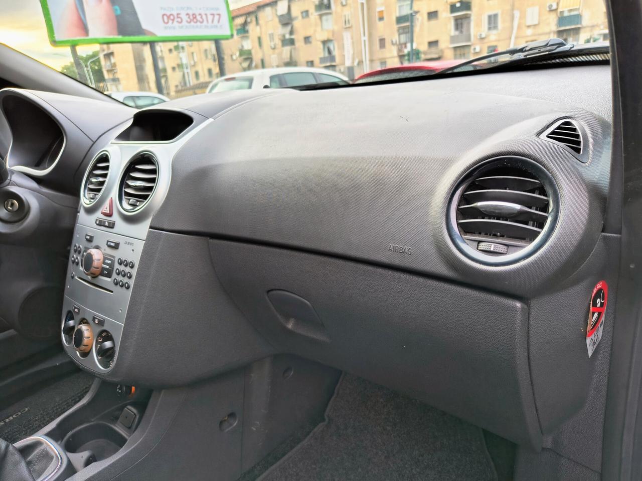 OPEL CORSA 1.2 BENZINA 140.000 KM 2011