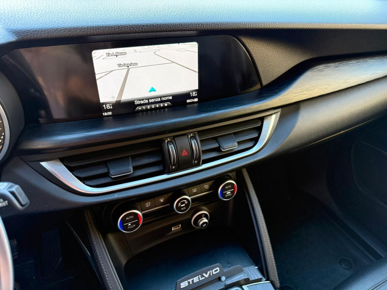 Alfa Romeo Stelvio 2.2 TD 180CV AT8 Q4 Business