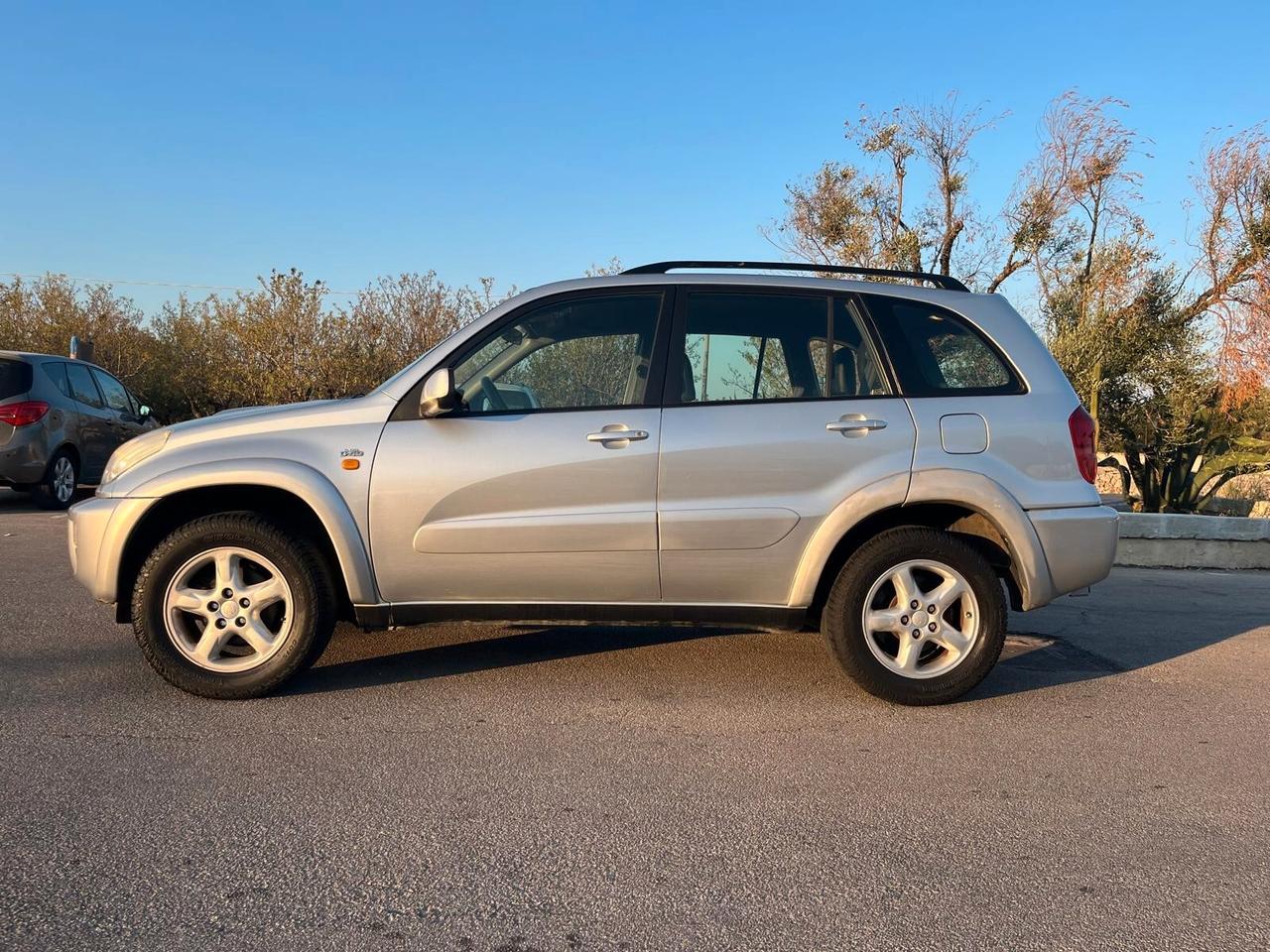 Toyota RAV 4 RAV4 2.0 Tdi D-4D cat 5 porte Sol