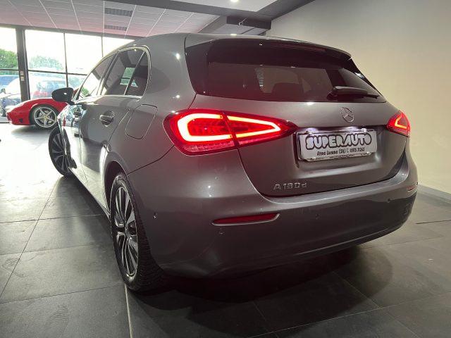 MERCEDES-BENZ A 180 d Automatic Business Extra