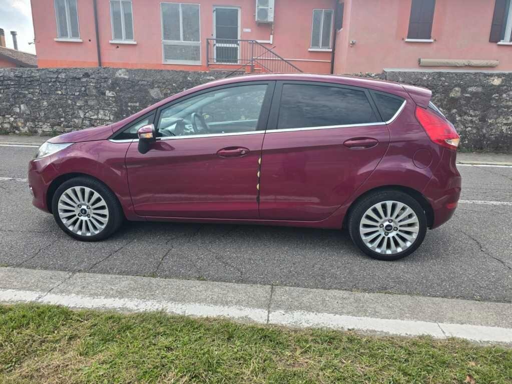 FORD FIESTA 1,2 BENZINA- TITANIUM- OK NEOPATENTATI-