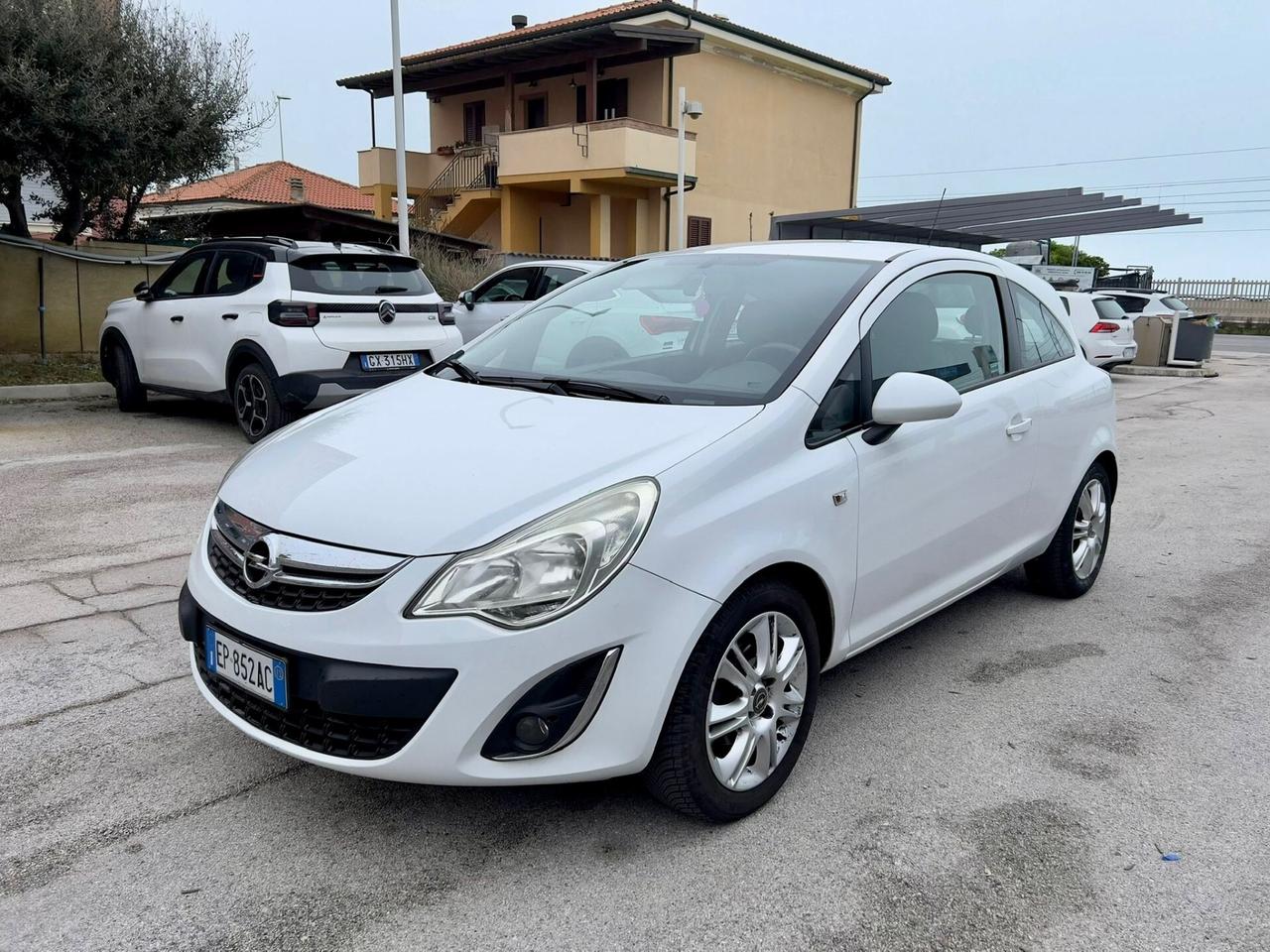 Opel Corsa 1.2 Benzina e GPL