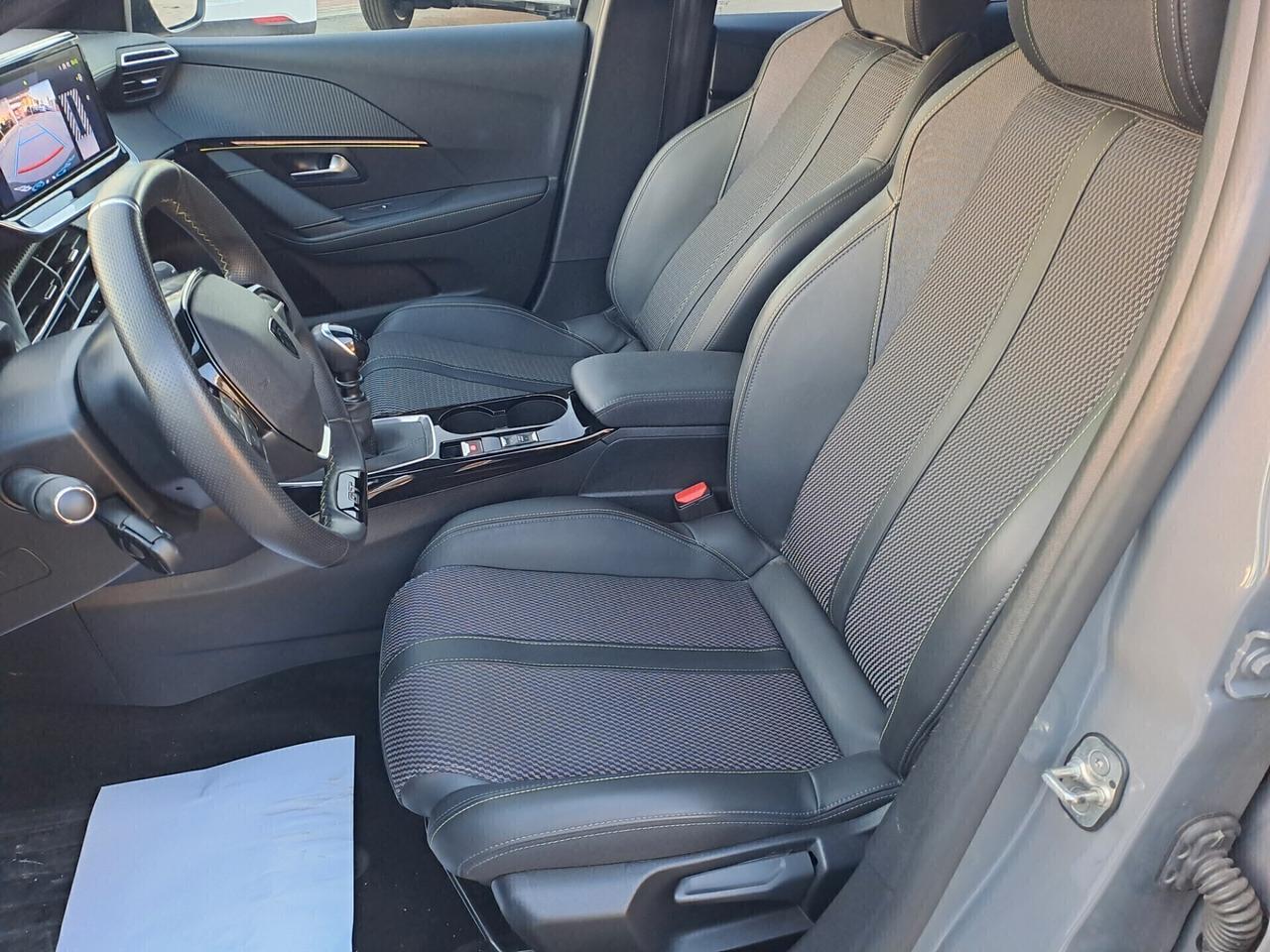 Peugeot 208 1.2 PureTech 100cv GT- 23848 km
