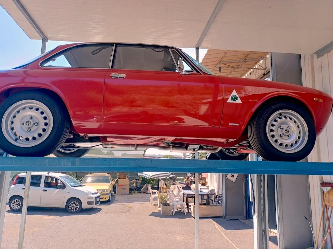 Alfa Romeo GT 1300 Scalino