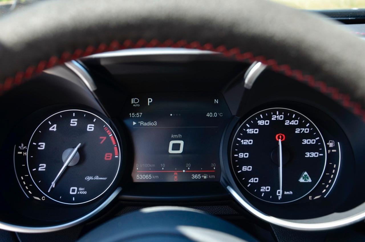 ALFA ROMEO GIULIA 2.9 T V6 QUADRIFOGLIO 510cv AUTO, SERVICE FCA, EURO 6B, HI-FI HARMAN/KARDON, NAVI, RETROCAMERA, XENO, PERMUTE