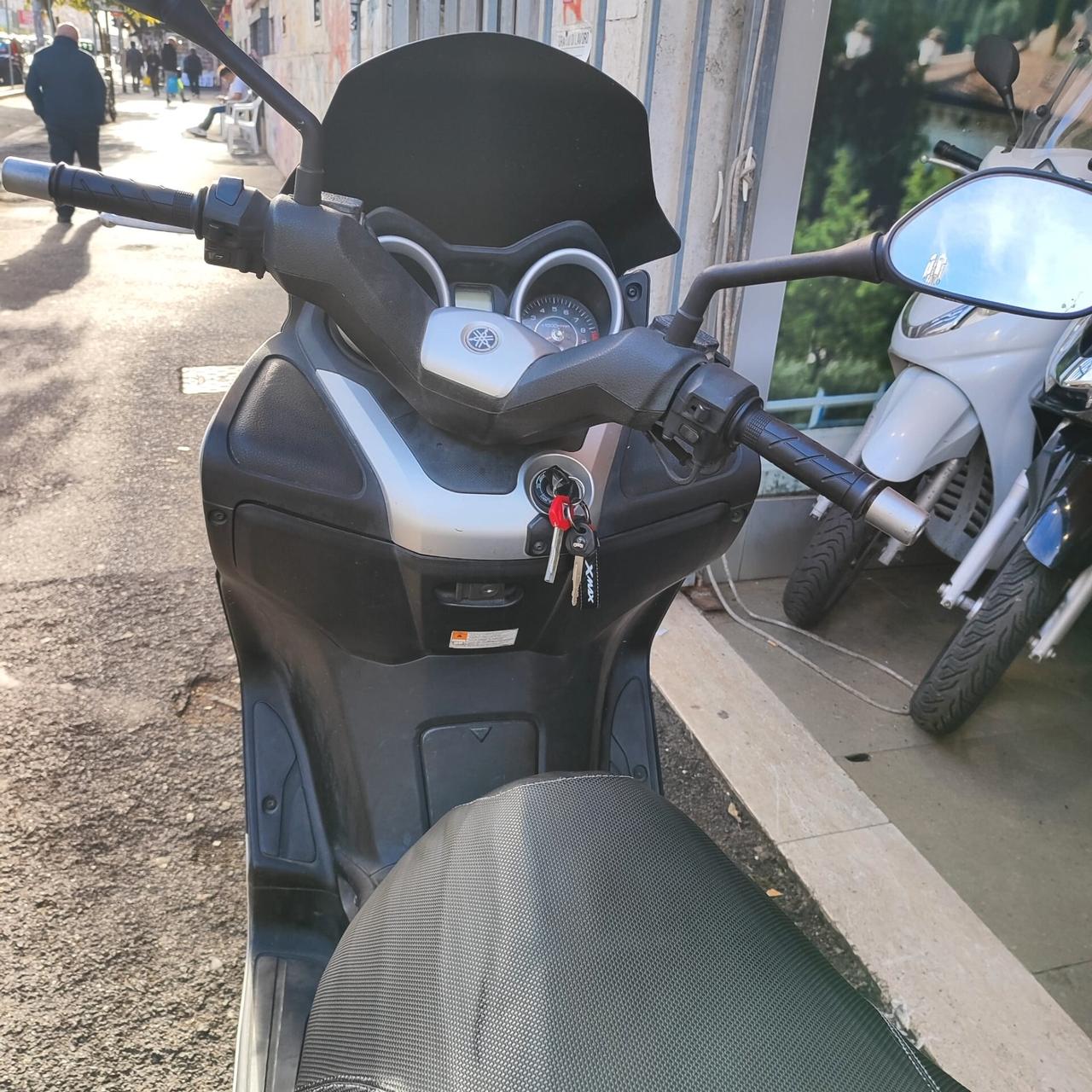 YAMAHA XMAX 250 – ANNO 2013 – € 1.400