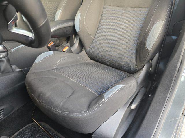 PEUGEOT 208 1.4 8V HDi 68CV 5 Porte Navigatore Sensori Parcheg