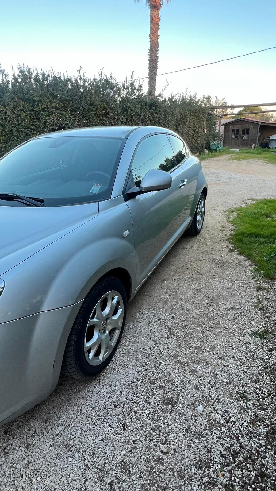 Alfa Romeo MiTo 1.6 JTDm 16V Distinctive Sport Pack