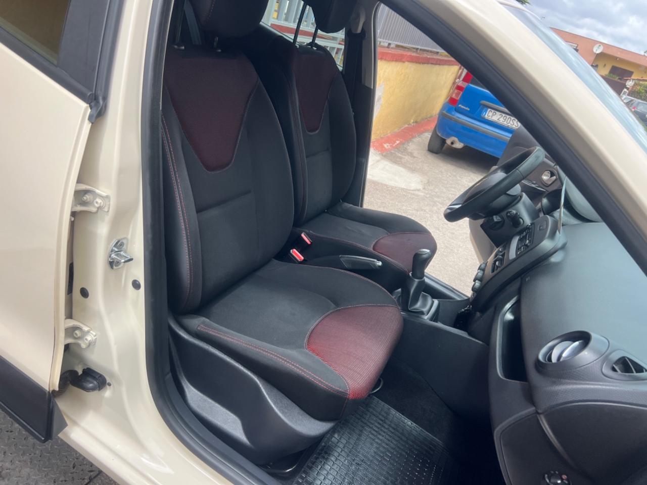 Renault Clio dCi 8V 75 CV Start&Stop 5 porte Energy Duel