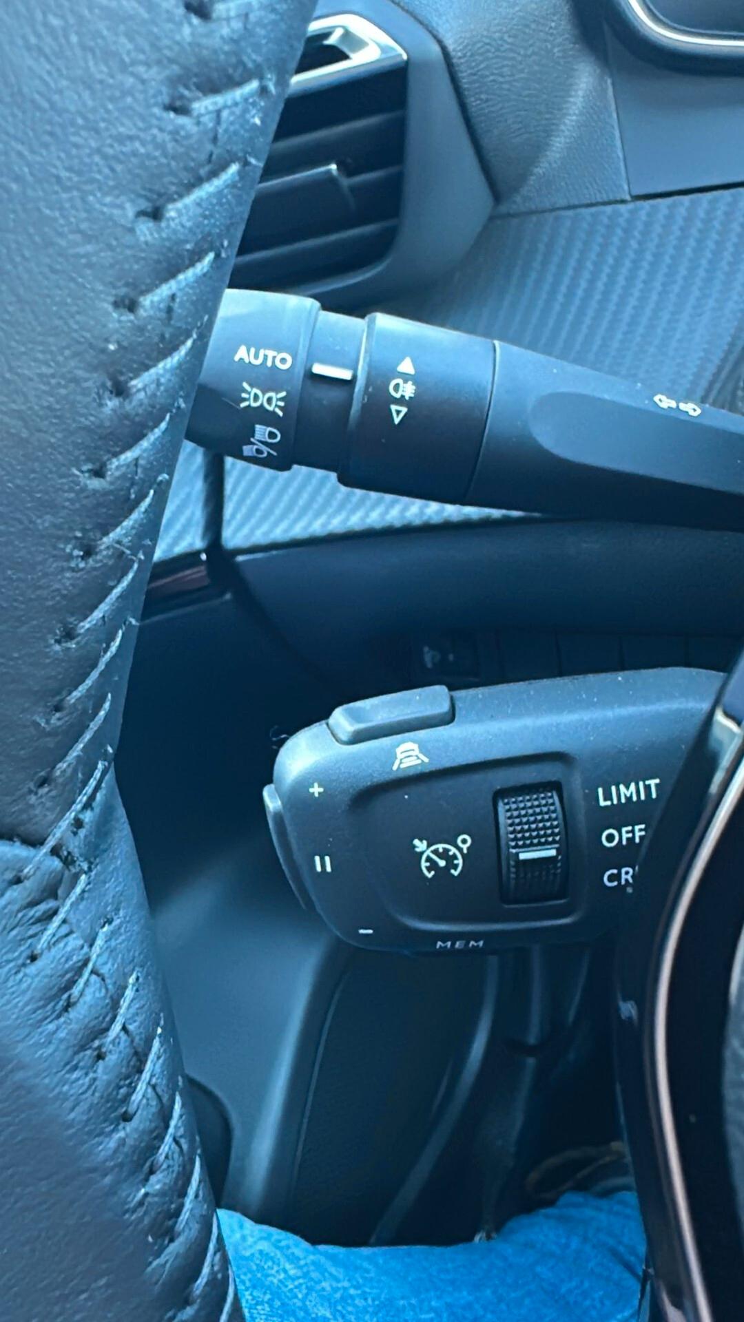 Peugeot 2008 PureTech 100 S&S Allure