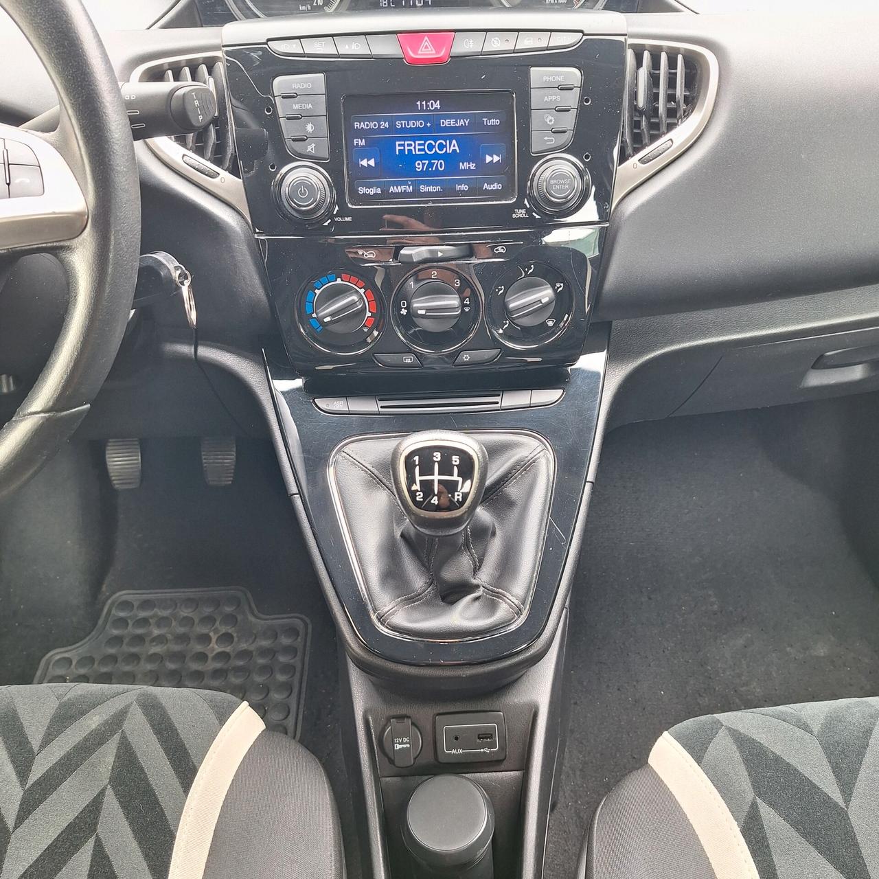 LANCIA YPSILON GARANZIA 12 MESI