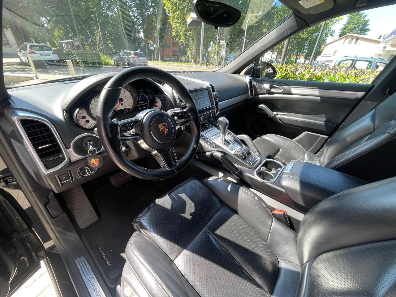 Porsche Cayenne Platinum Edition 3.0 #6240