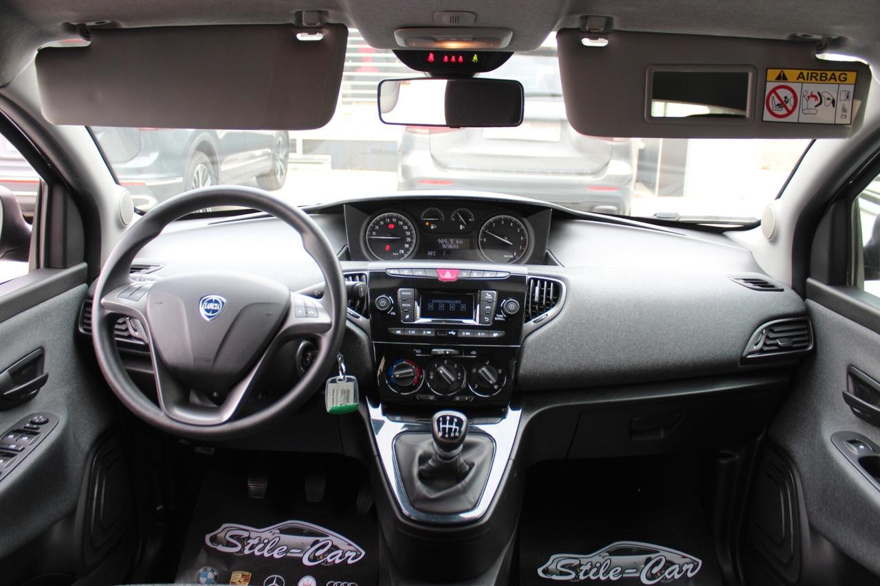 Lancia Ypsilon 1.0 FireFly 5 porte S&S Hybrid Ecochic Silver