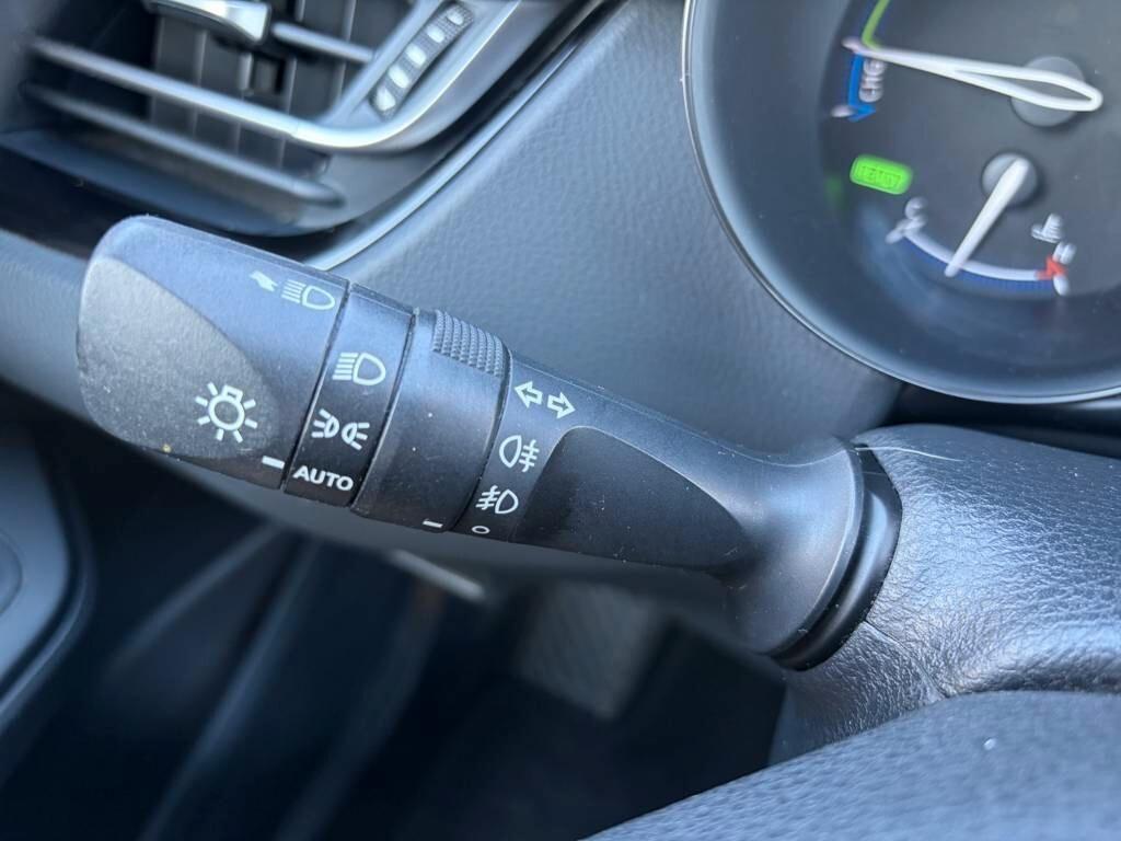 Toyota C-HR 1.8 Hybrid E-CVT Dynamic