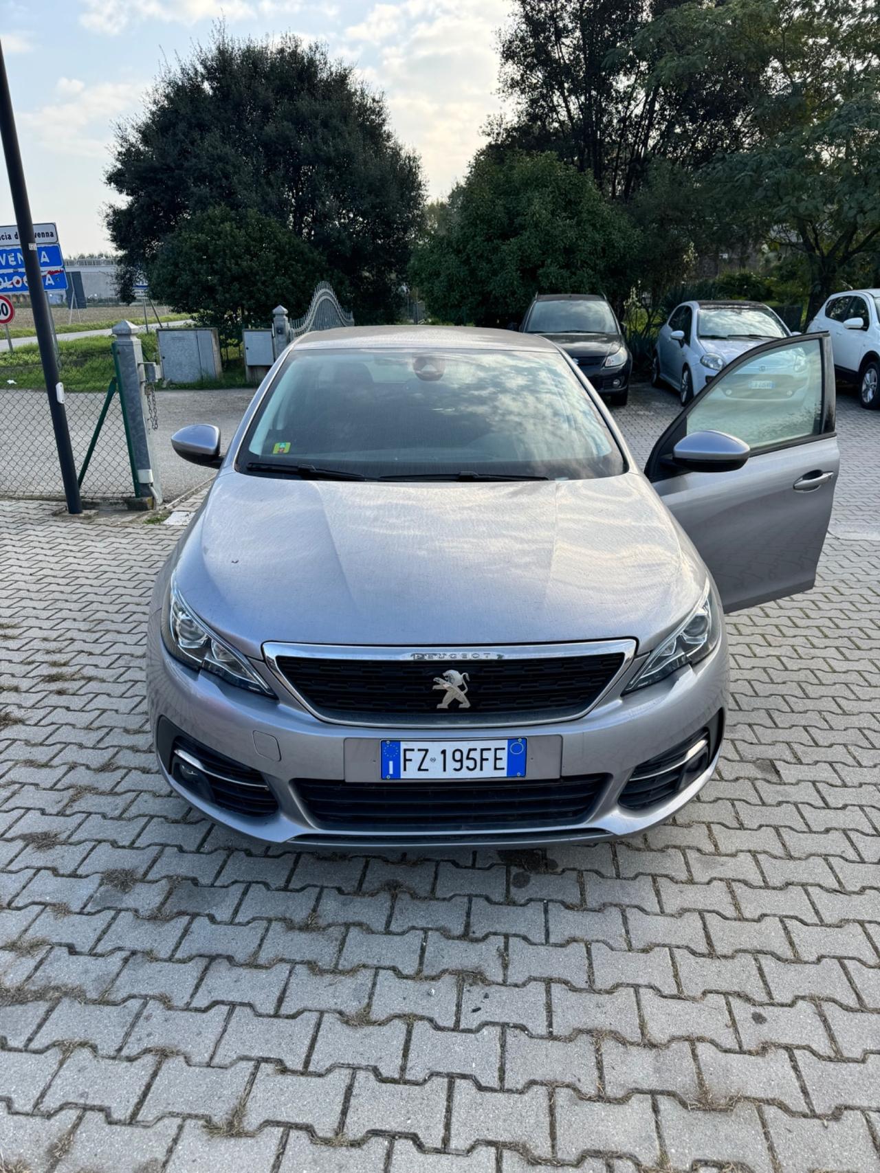 Peugeot 308 BlueHDi 100 S&S SW Business